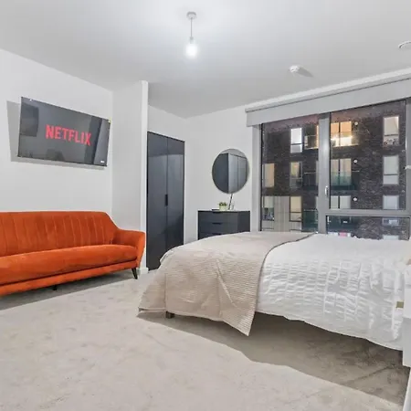 Moderne Et Magnifique Carmen دبلن