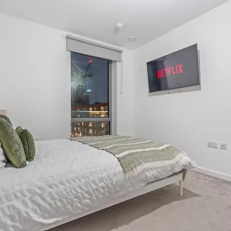Moderne Et Magnifique Carmen دبلن